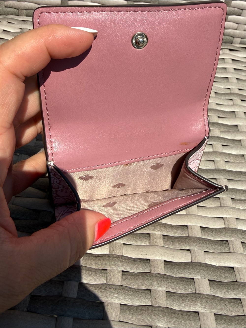 KATE SPADE Micro Pink ♠️ Pattern Tri-Fold Wallet + Gold Tone Hardware LIKE NEW - Picture 3 of 6